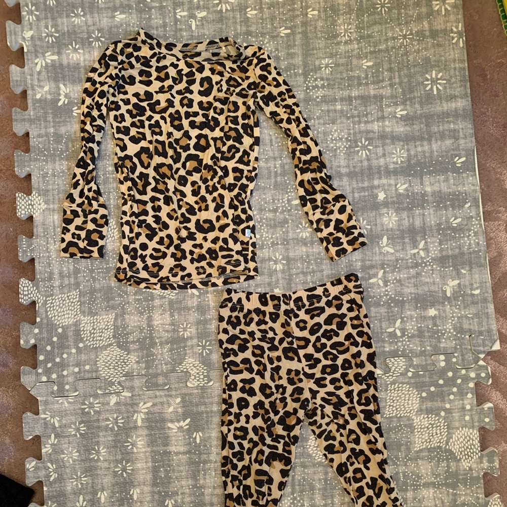Posh peanut animal print leopard print 2 price super soft pajamas